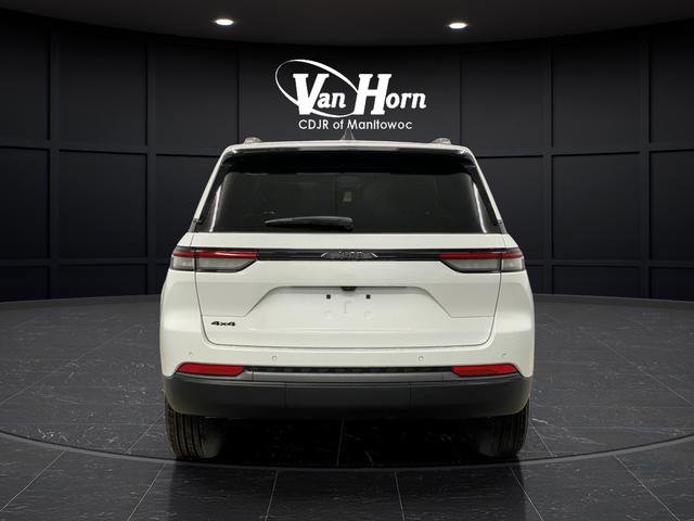 New 2026 Jeep Grand Cherokee Altitude image 14