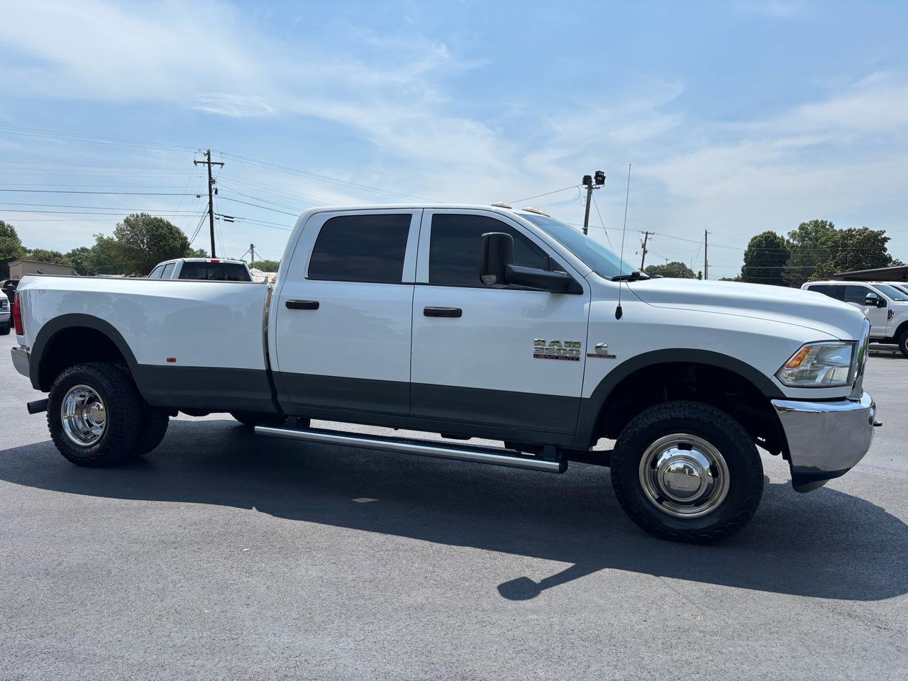 Used 2018 RAM 3500 Tradesman w/ Chrome Appearance Group AWD/4WD image 2