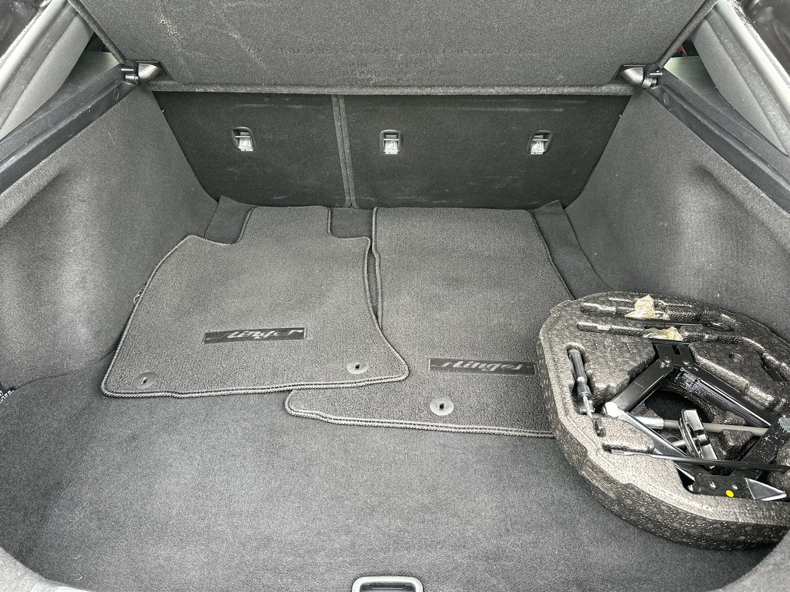 Used 2022 Kia Stinger GT-Line w/ Sun & Sound Package image 18