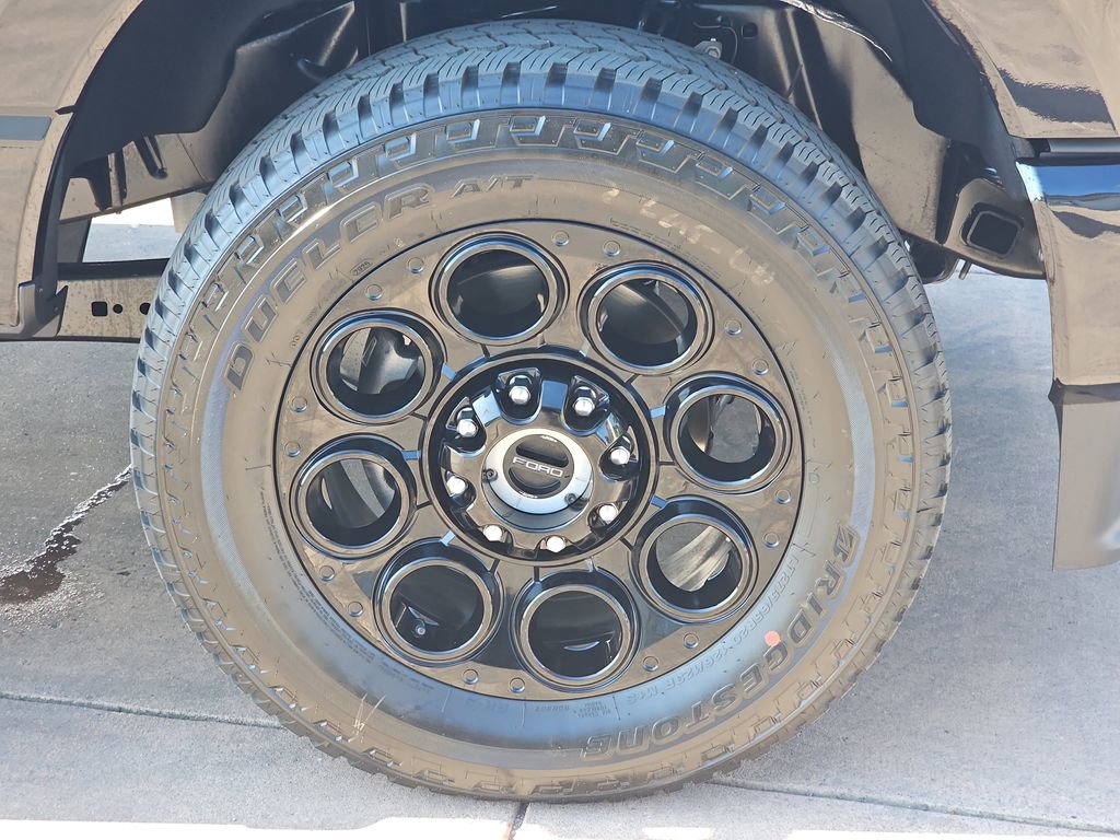 New 2026 Ford F250 Lariat w/ Black Appearance Package image 39