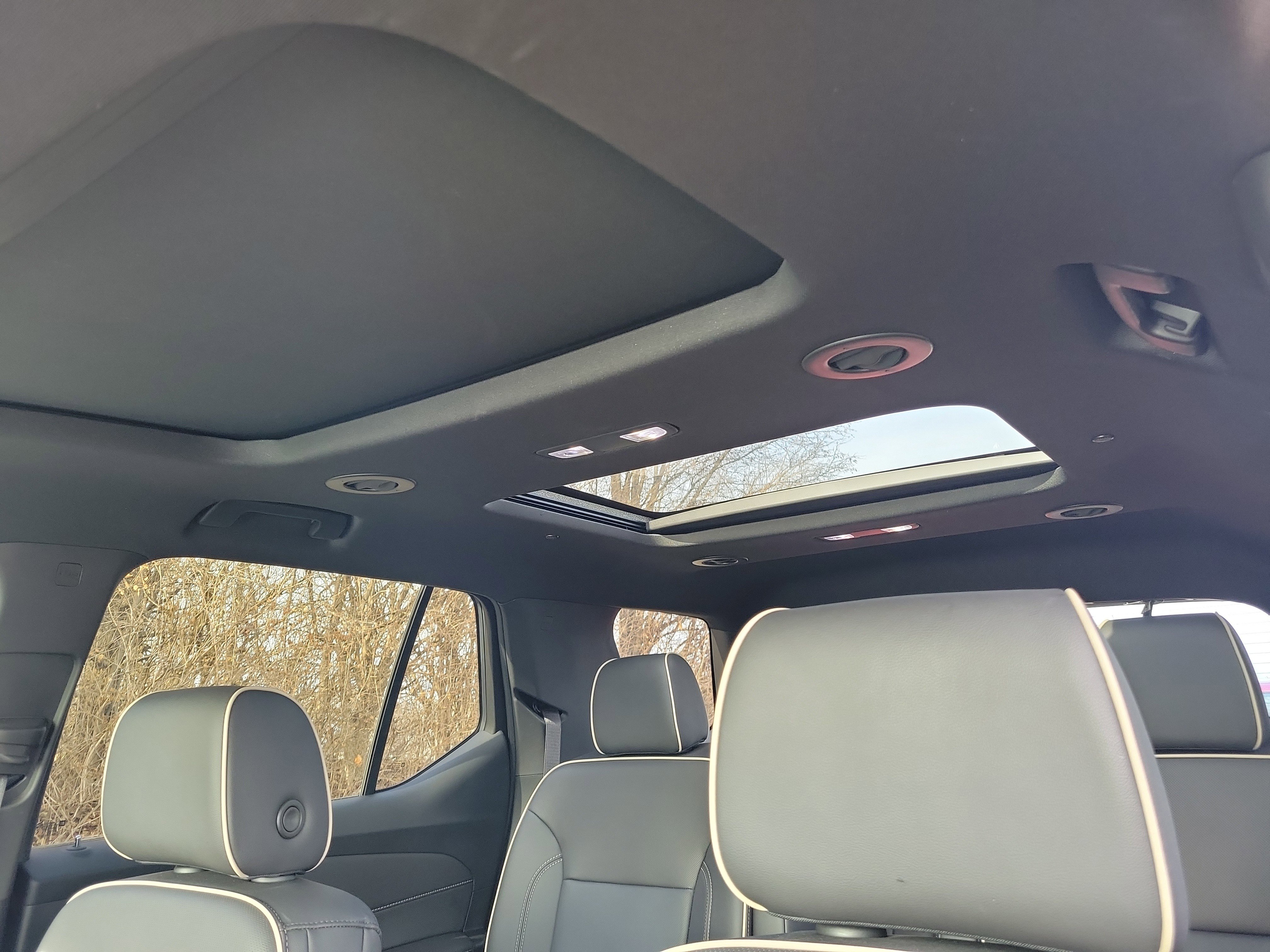 Used 2023 Chevrolet Traverse Premier w/ Redline Edition image 16