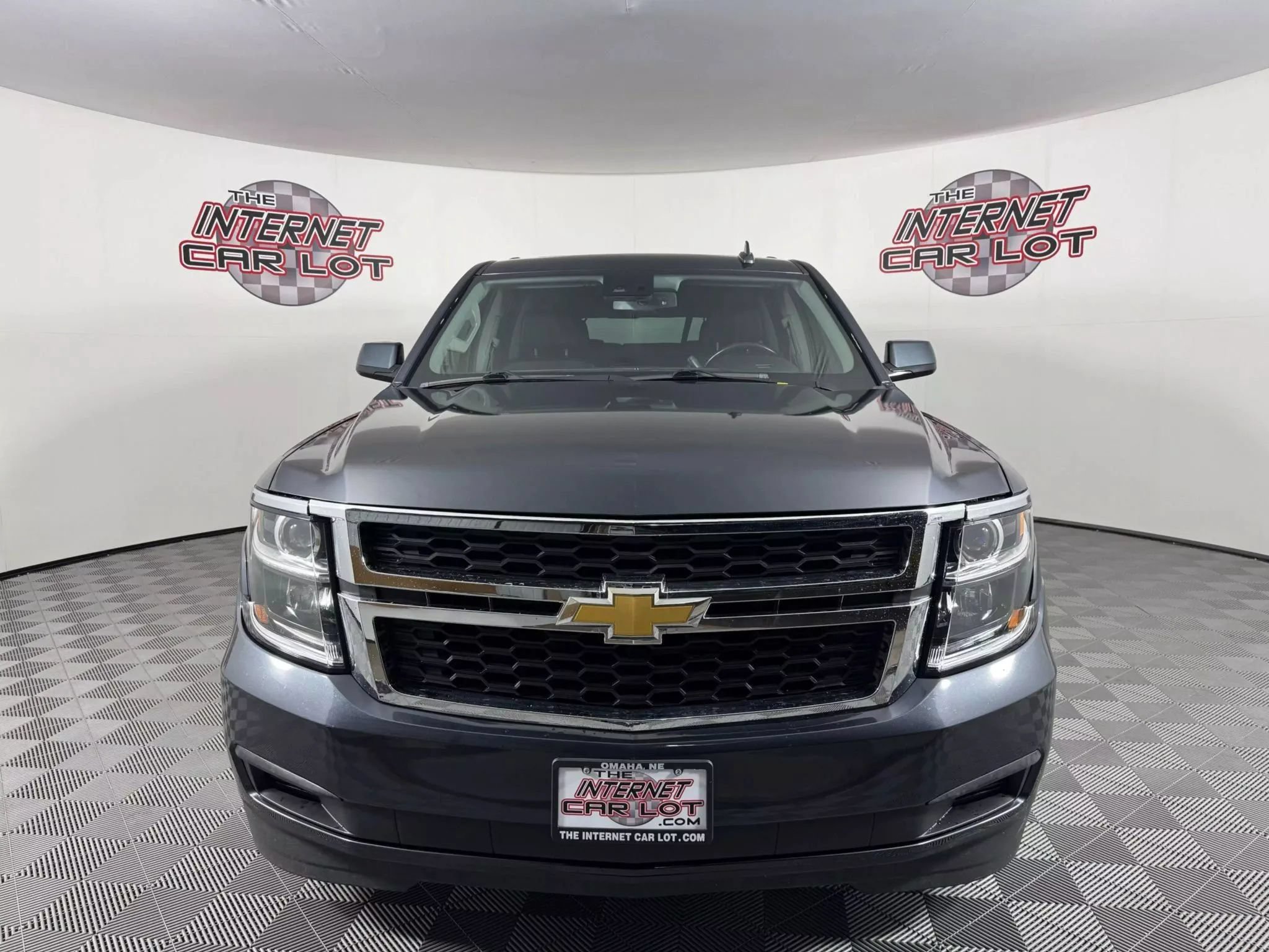 Used 2019 Chevrolet Suburban LT AWD/4WD image 2