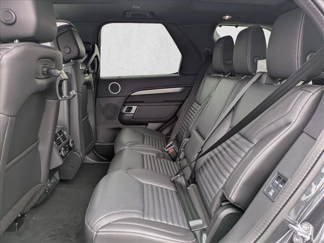 New 2025 Land Rover Discovery Dynamic SE AWD/4WD image 16