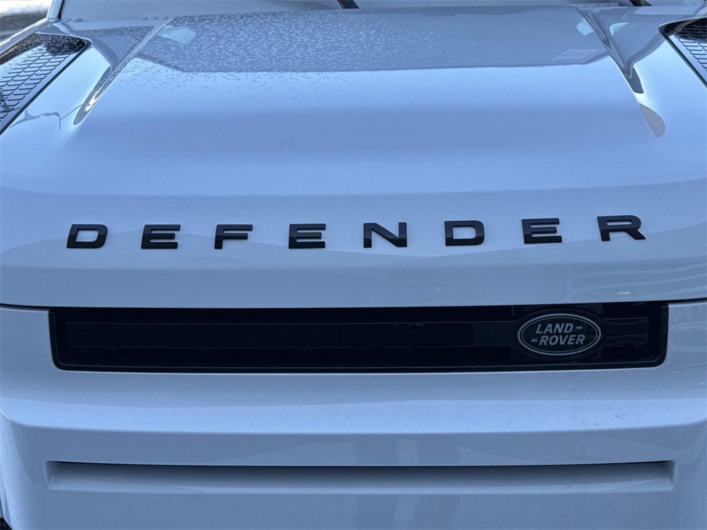 New 2026 Land Rover Defender 110 X-Dynamic SE image 9