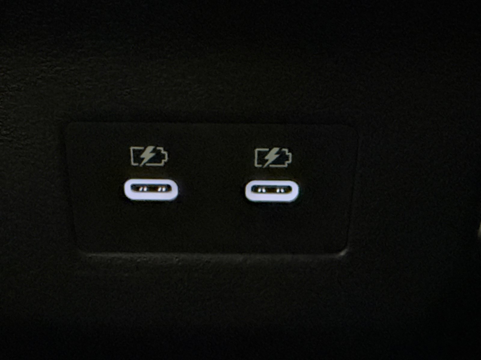 Used 2026 Nissan Kicks SR FWD image 33