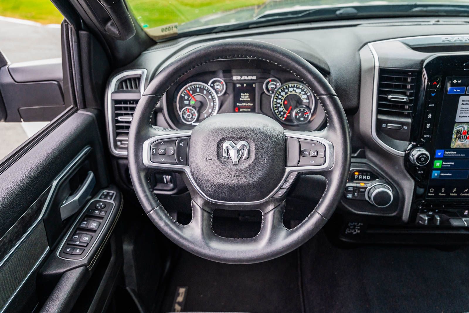 Used 2024 RAM 2500 Big Horn w/ Sport Appearance Package image 21