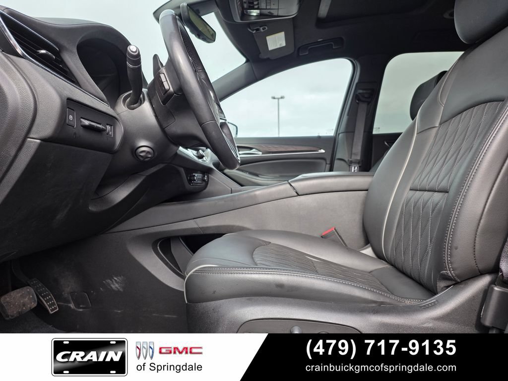 Used 2023 Buick Enclave Avenir w/ Avenir Technology Package AWD/4WD image 10