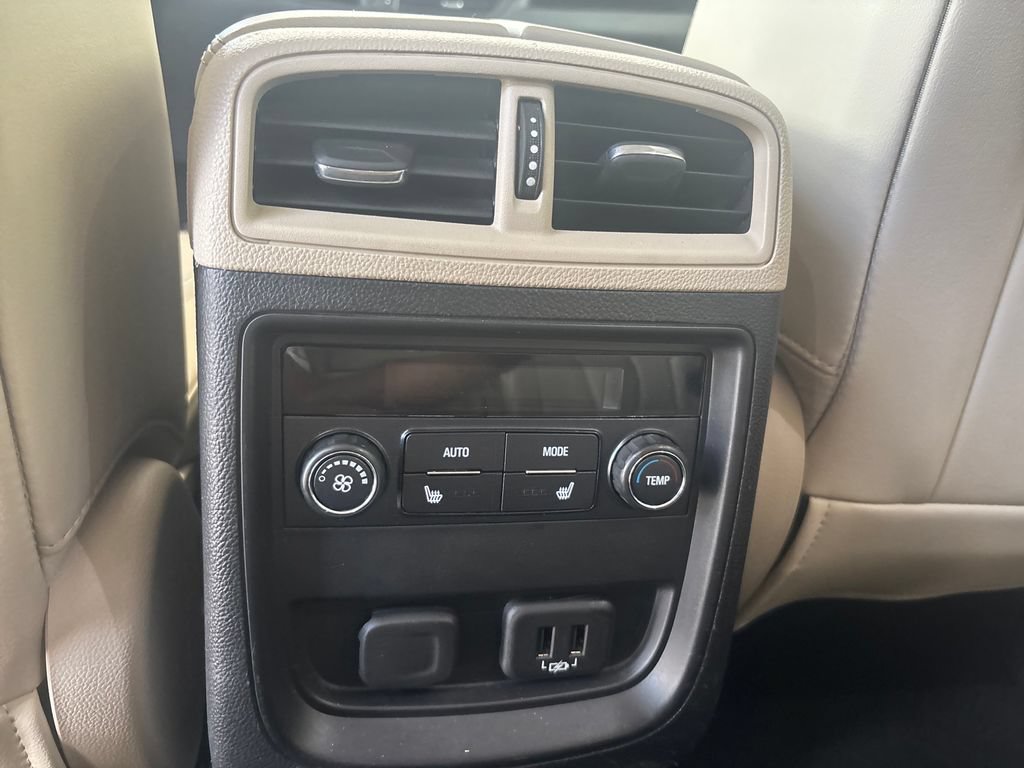 Used 2020 Buick Envision Essence w/ LPO, Cargo Package FWD image 32