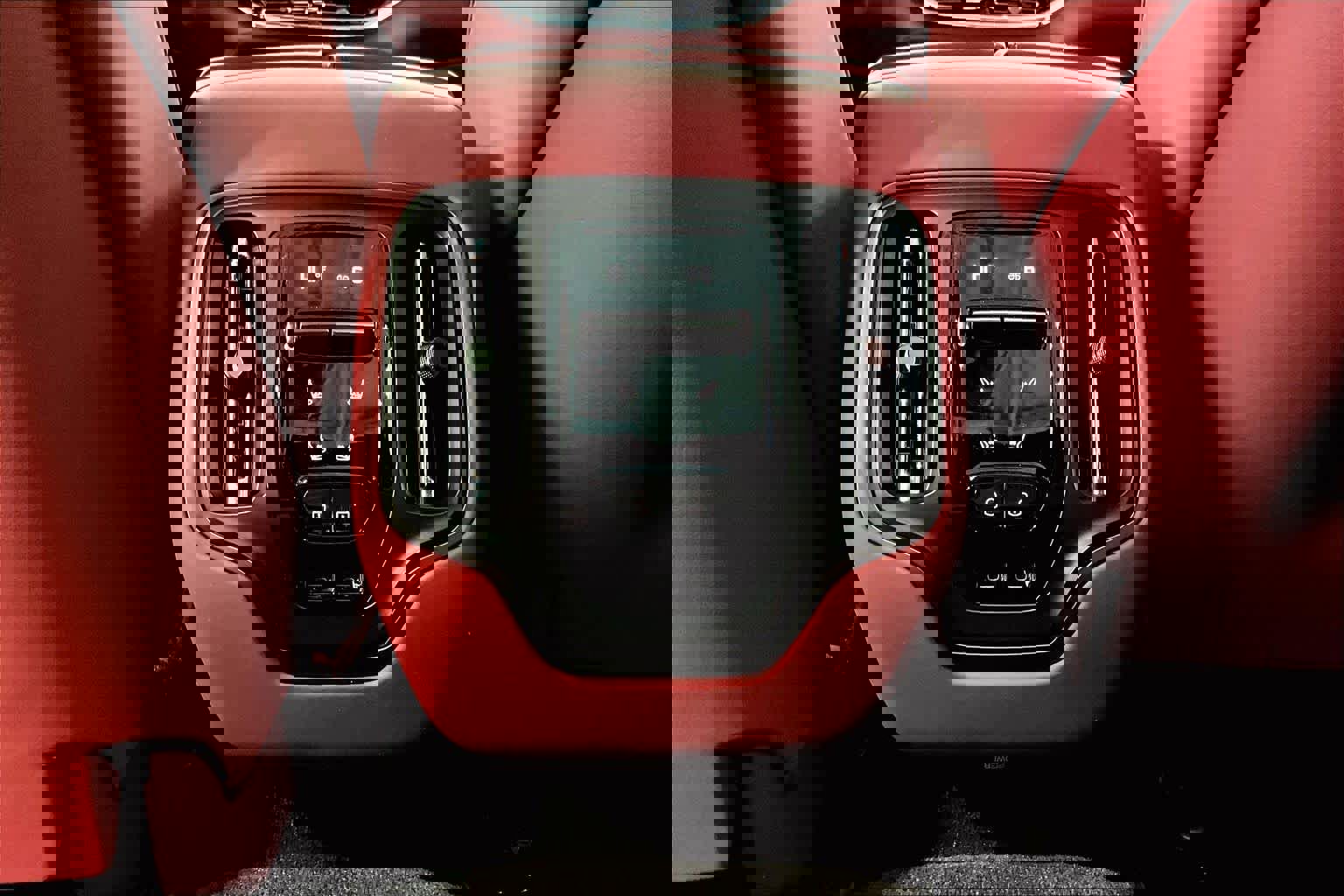 Used 2026 Aston Martin DBX 707 image 34