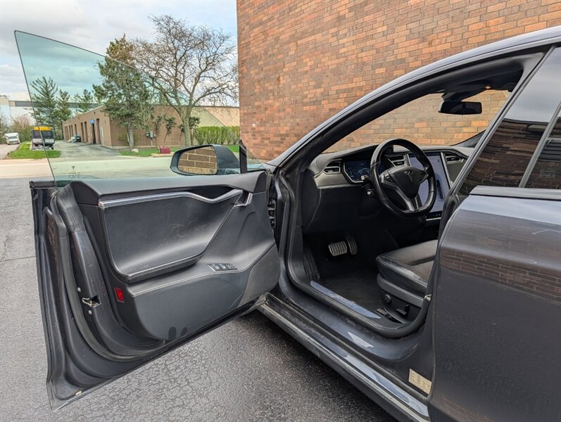 Used 2015 Tesla Model S Performance AWD/4WD image 26