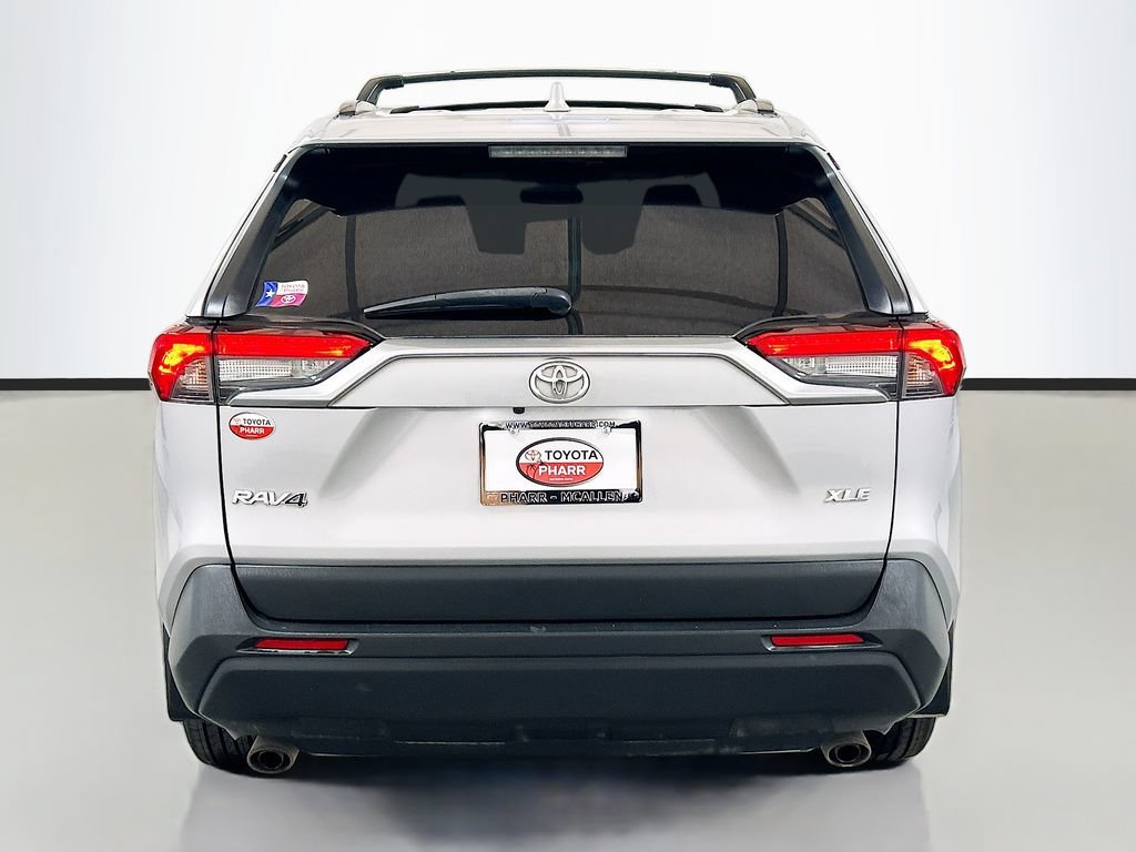 Used 2022 Toyota RAV4 XLE Premium FWD image 5