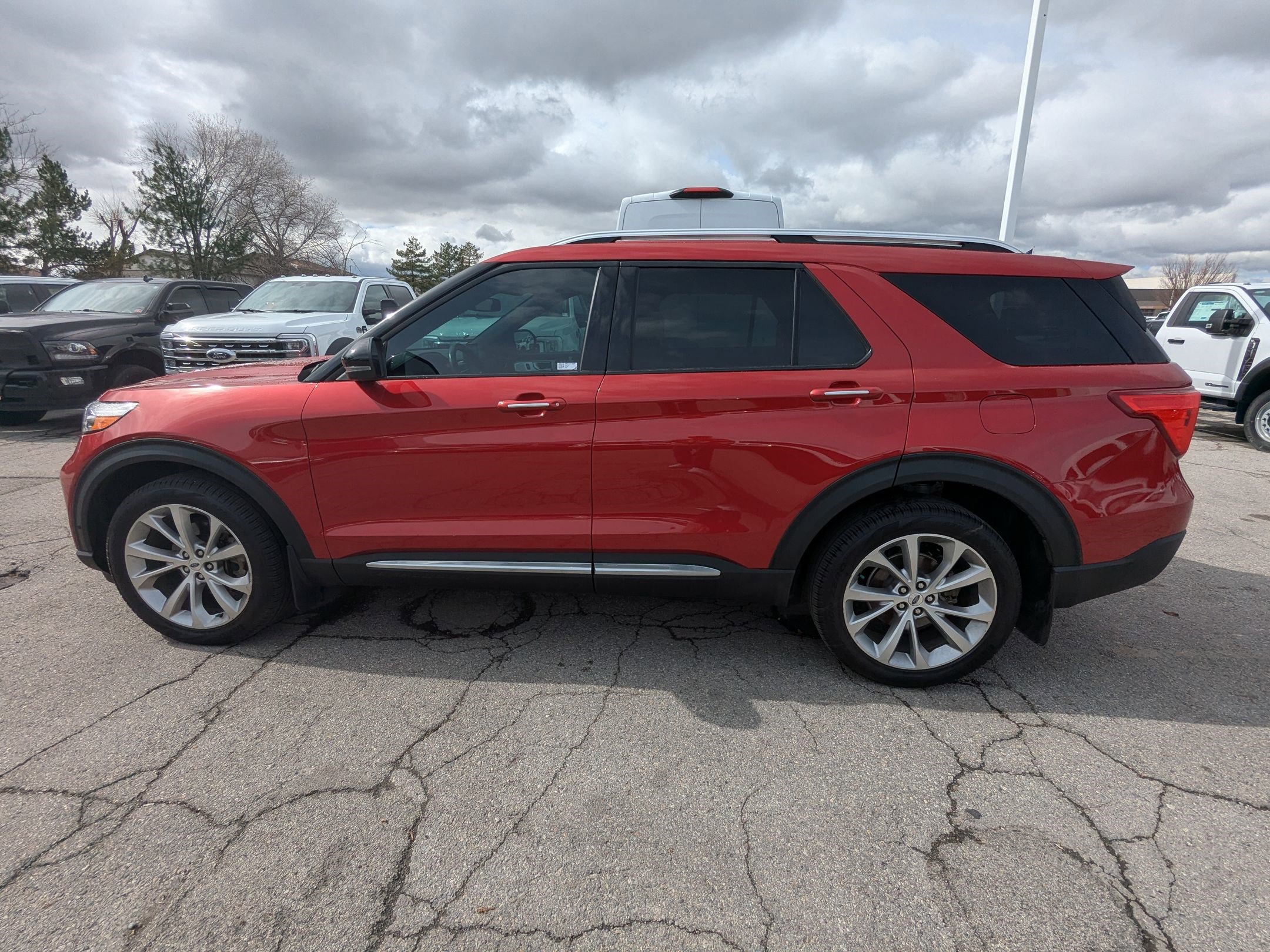 Used 2021 Ford Explorer Platinum w/ Equipment Group 601A image 9