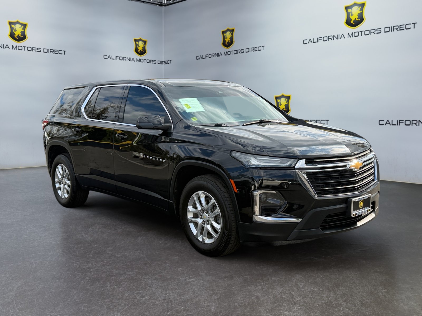 Used 2022 Chevrolet Traverse LS FWD image 3