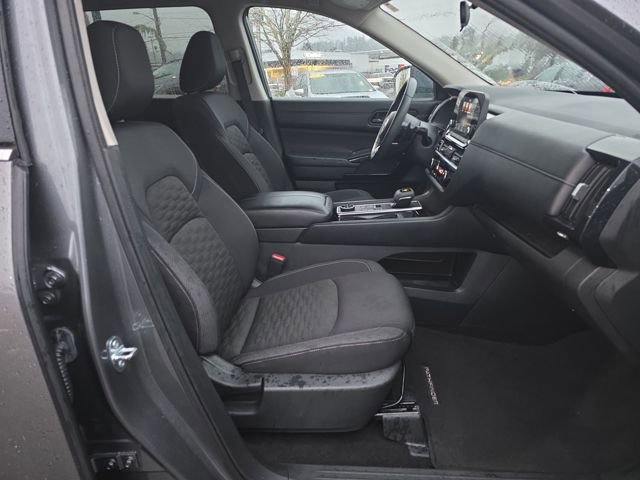 Used 2024 Nissan Pathfinder SV image 10