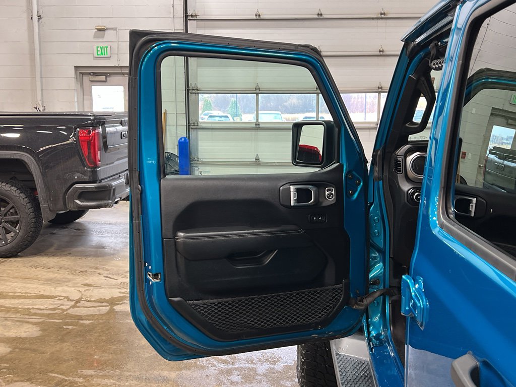 Used 2020 Jeep Wrangler Unlimited Sahara w/ LED Lighting Group image 10