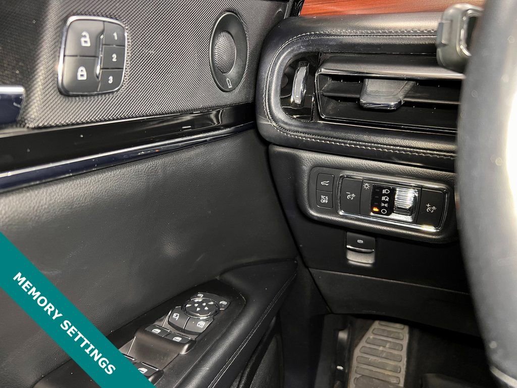 Used 2022 Lincoln Nautilus Reserve w/ Equipment Group 201A image 7