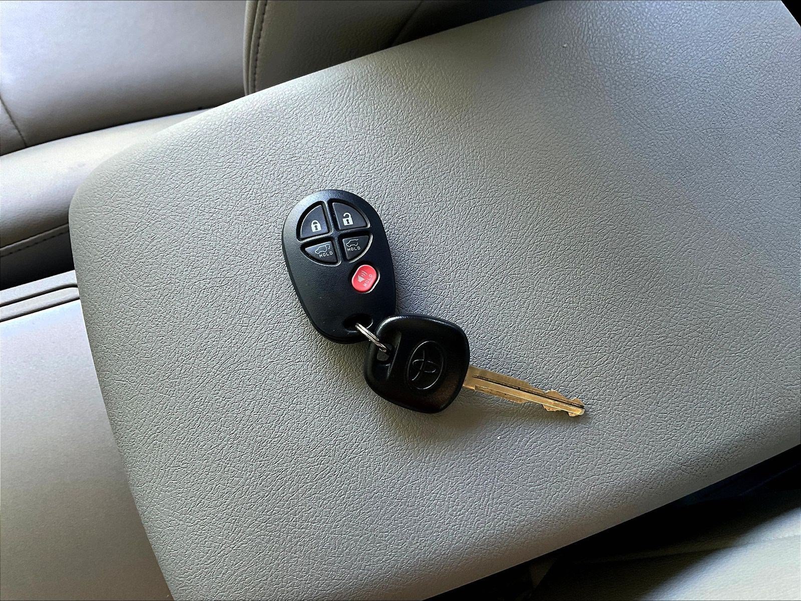Used 2013 Toyota Highlander SE AWD/4WD image 33