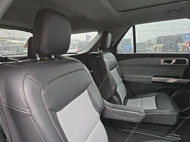Used 2023 Ford Explorer XLT w/ Equipment Group 202A AWD/4WD image 56
