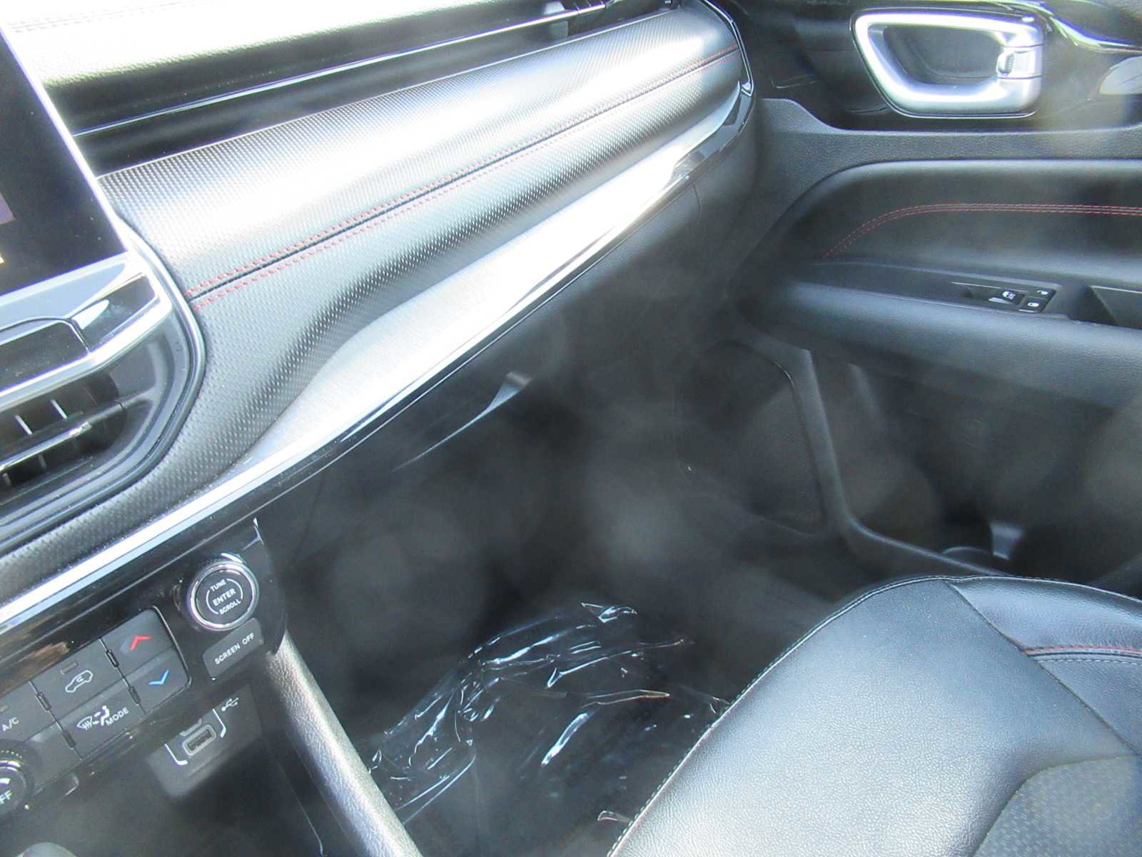 Used 2023 Jeep Compass Trailhawk image 41