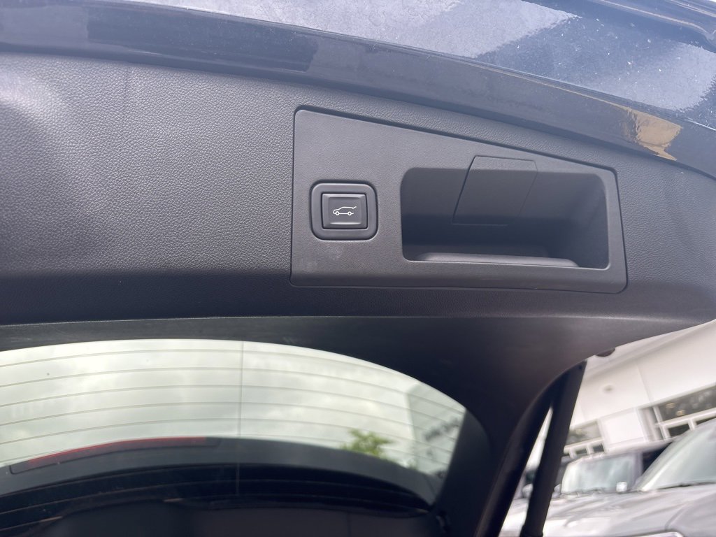 Used 2023 Cadillac XT4 Premium Luxury w/ Cold Weather Package image 39