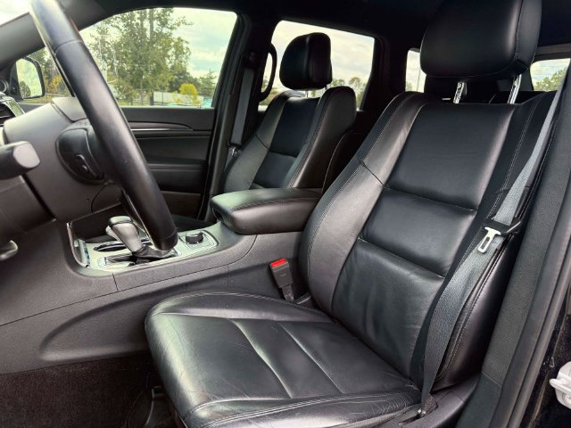 Used 2019 Jeep Grand Cherokee Limited AWD/4WD image 17
