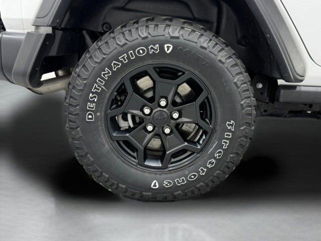 Used 2023 Jeep Wrangler Unlimited w/ Cold Weather Group AWD/4WD image 32