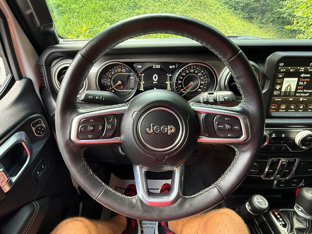 Used 2022 Jeep Wrangler Unlimited Sahara w/ LED Lighting Group AWD/4WD image 19