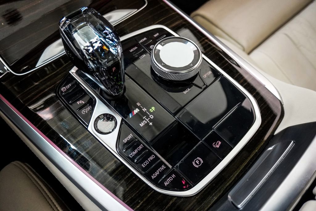 Used 2020 BMW X5 M50i w/ Premium Package image 33