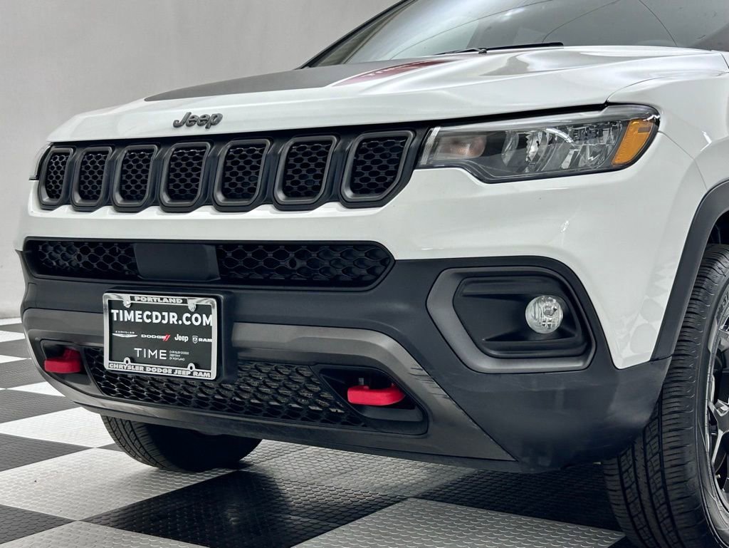 Used 2023 Jeep Compass Trailhawk image 5