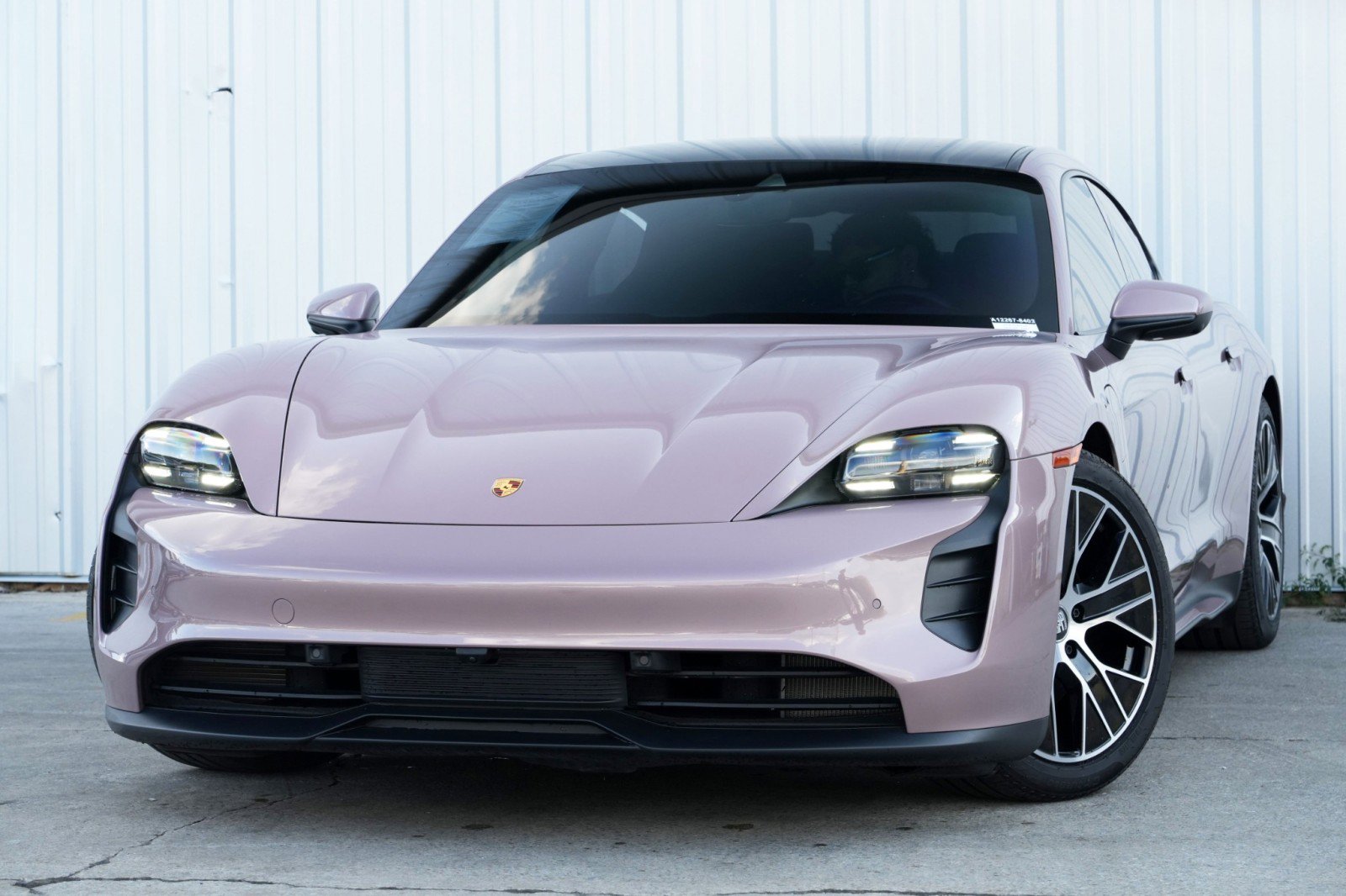 Used 2024 Porsche Taycan image 3