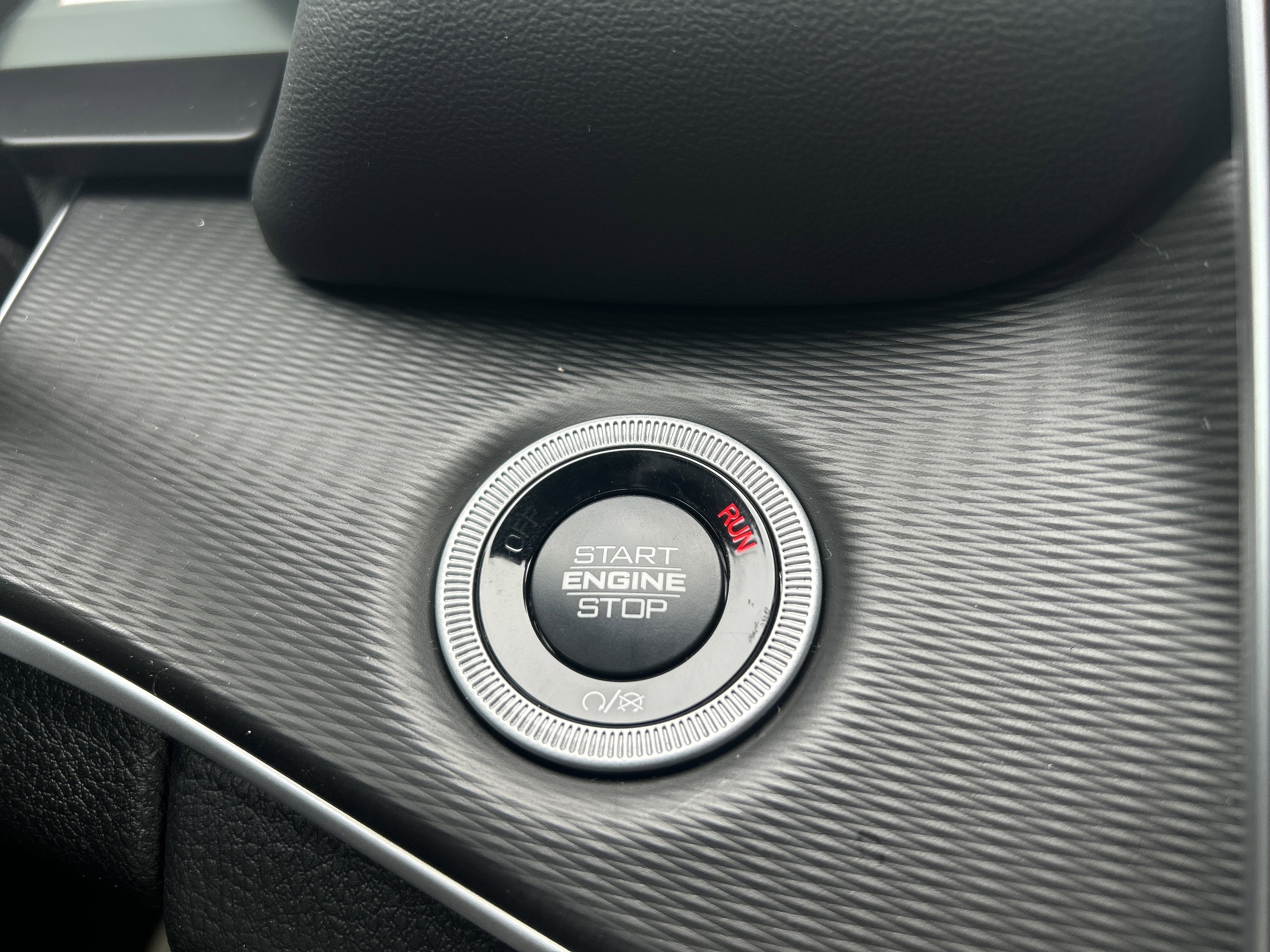 New 2025 Jeep Grand Cherokee L Laredo image 26