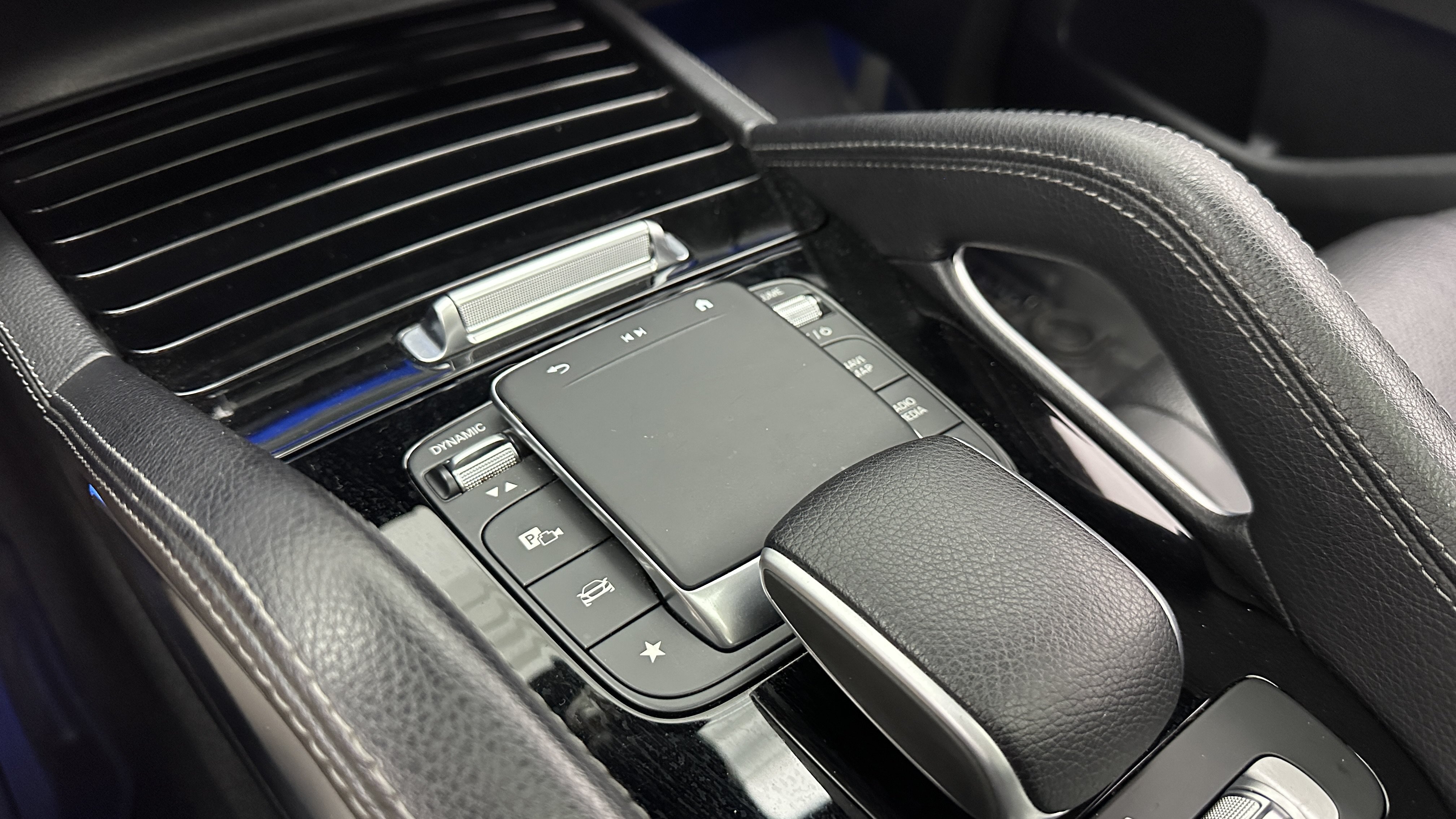 Used 2024 Mercedes-Benz GLS 450 4MATIC image 16