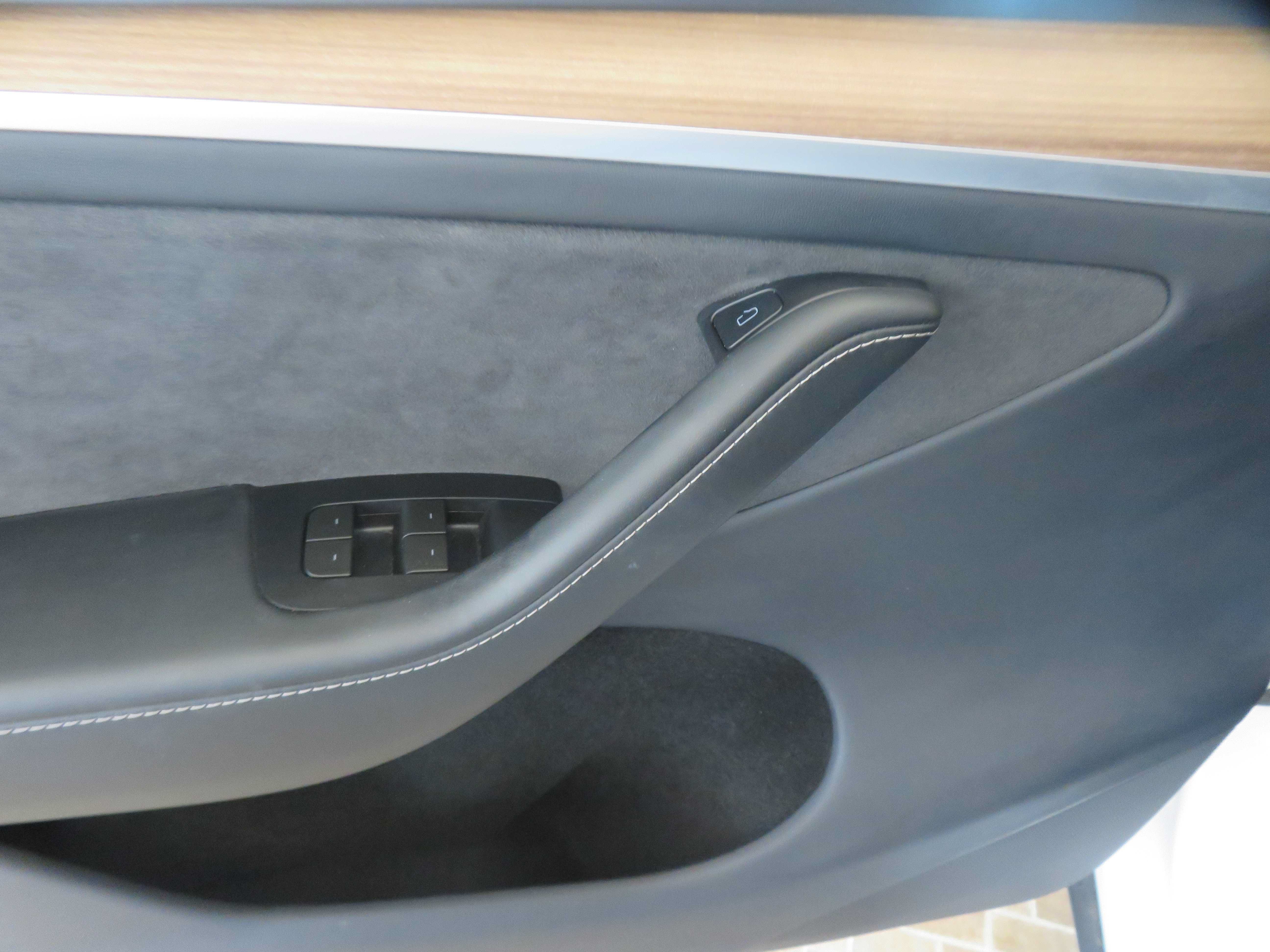Used 2024 Tesla Model Y Long Range AWD/4WD image 14