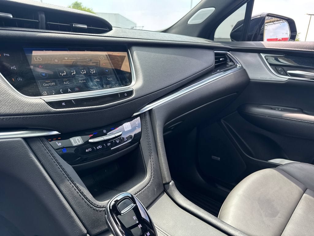 Certified 2024 Cadillac XT5 Premium Luxury w/ Technology Package FWD image 22