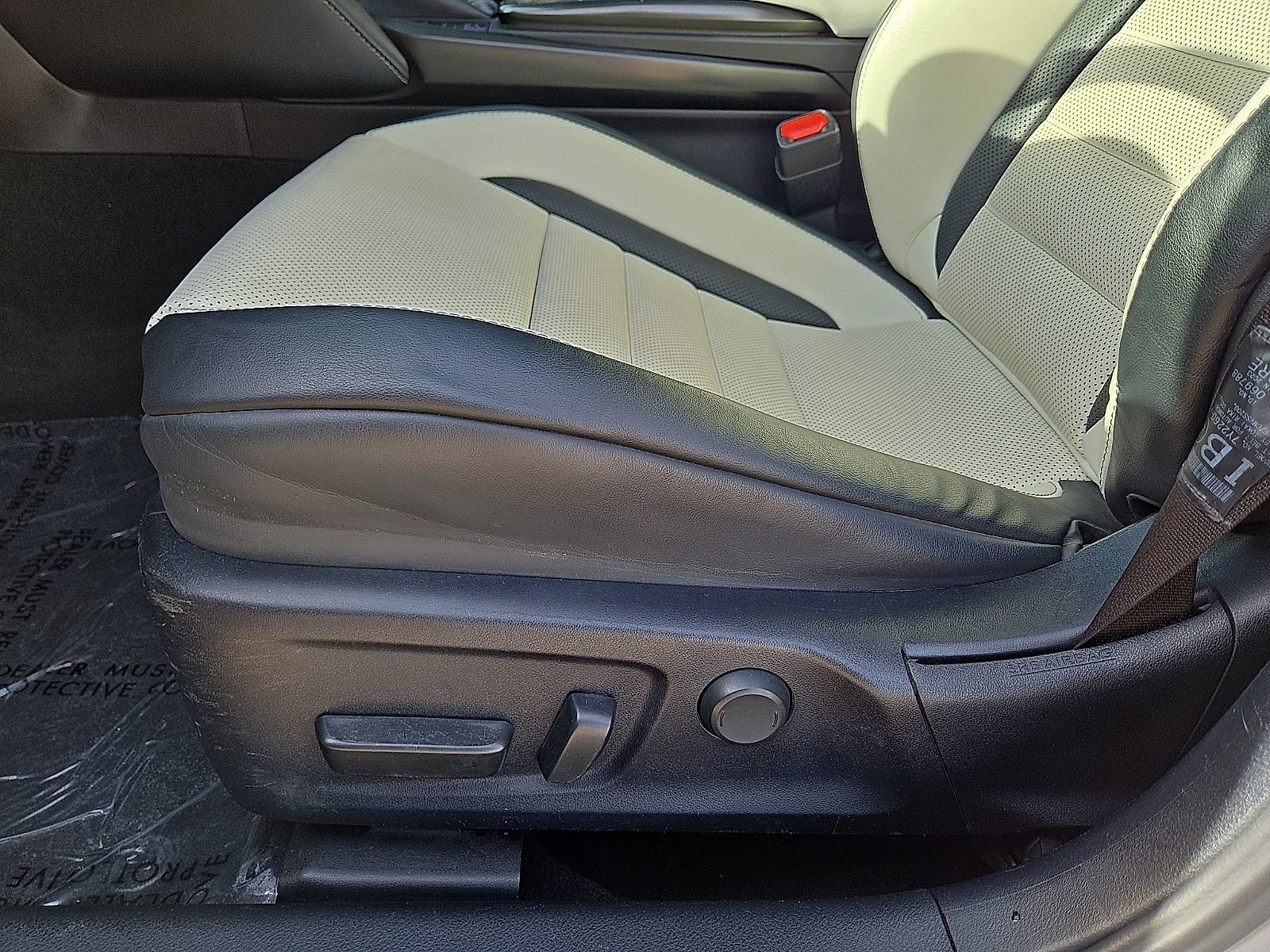 Used 2023 Lexus IS 350 F Sport w/ Accessory Package RWD image 22