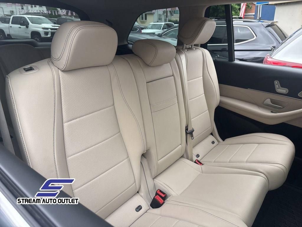 Used 2022 Mercedes-Benz GLS 450 4MATIC image 12