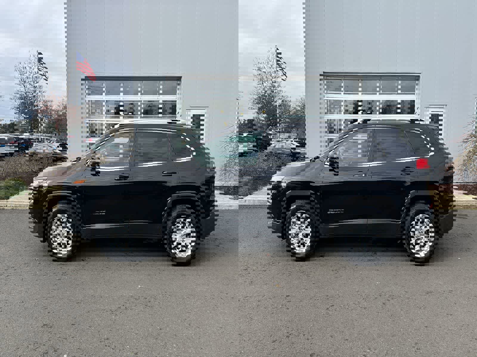 Certified 2018 Jeep Cherokee Latitude image 2