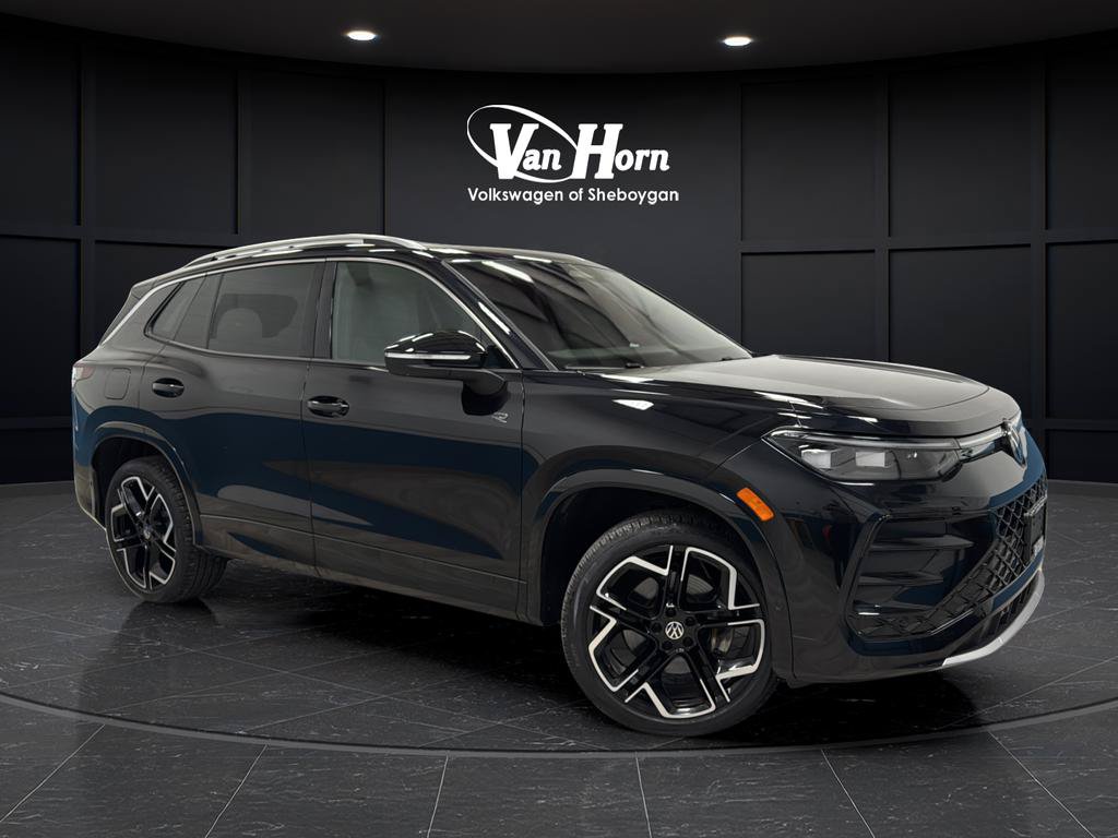 Used 2025 Volkswagen Tiguan SEL R-Line AWD/4WD image 1