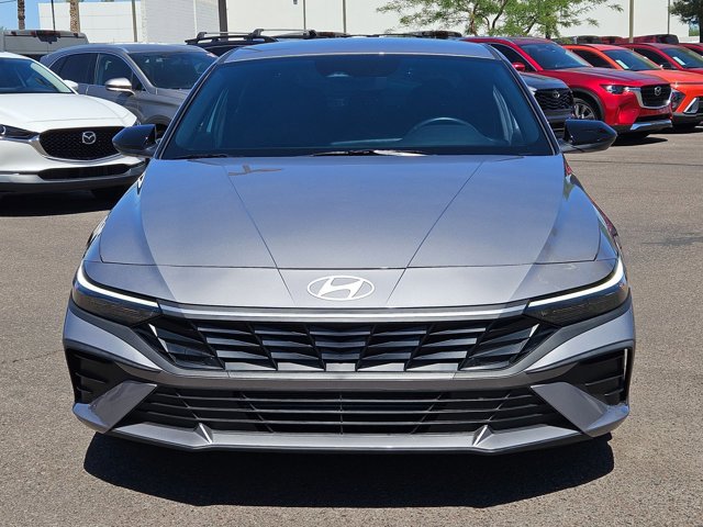 Used 2025 Hyundai Elantra Sport image 2