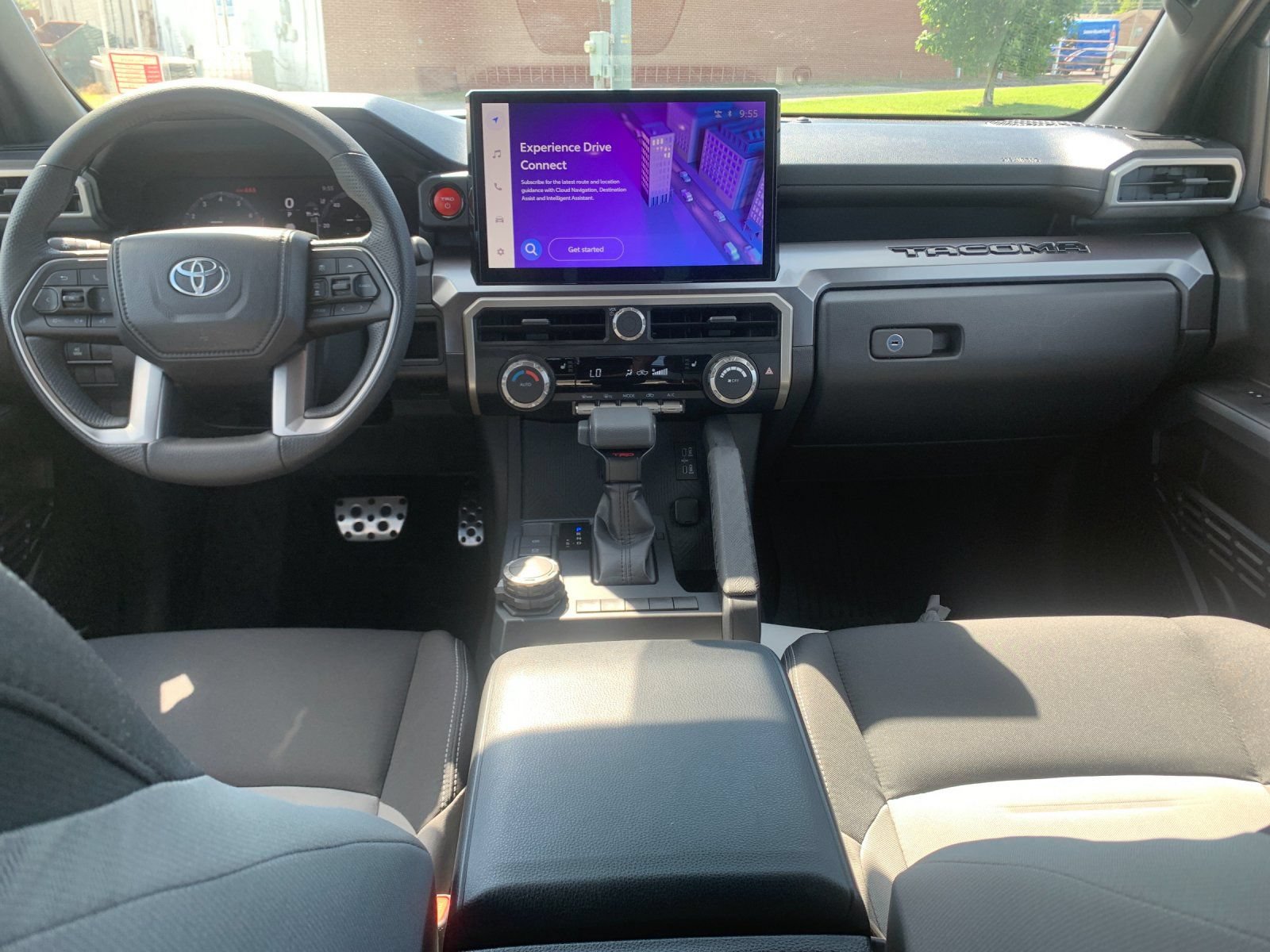 Used 2025 Toyota Tacoma TRD Sport AWD/4WD image 17