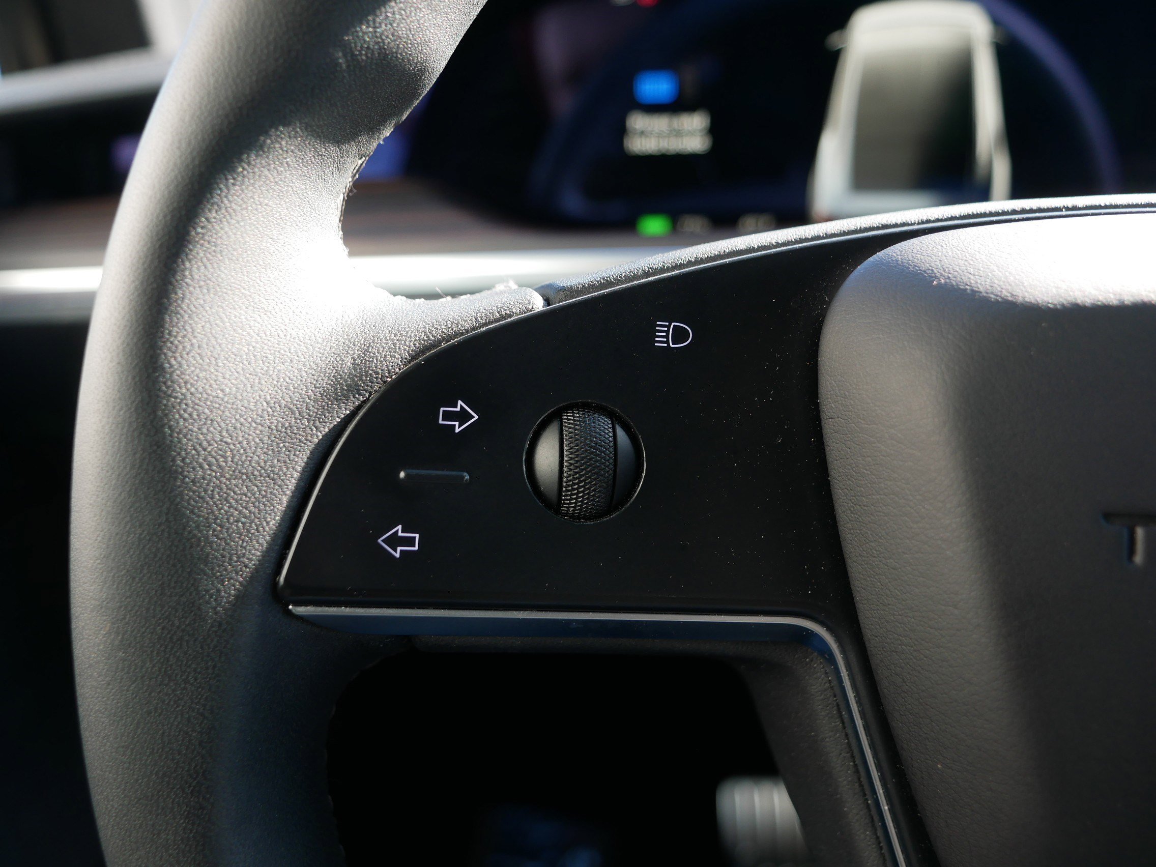 Used 2024 Tesla Model X image 31