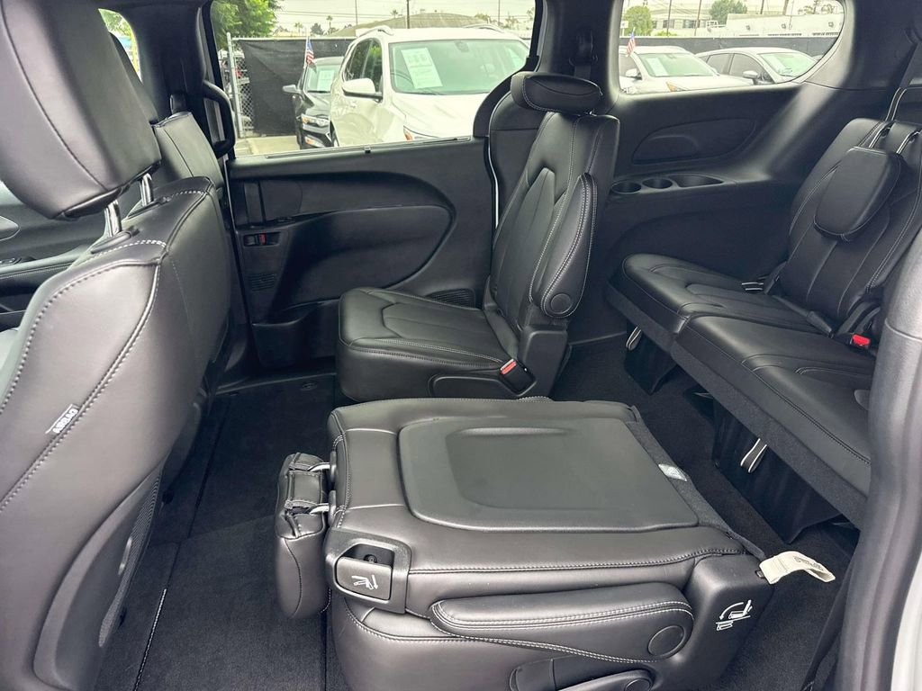 New 2026 Chrysler Pacifica Select image 7