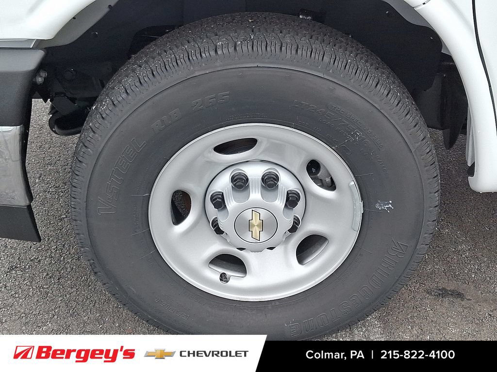 New 2025 Chevrolet Express 2500 w/ Driver Convenience Package RWD image 5