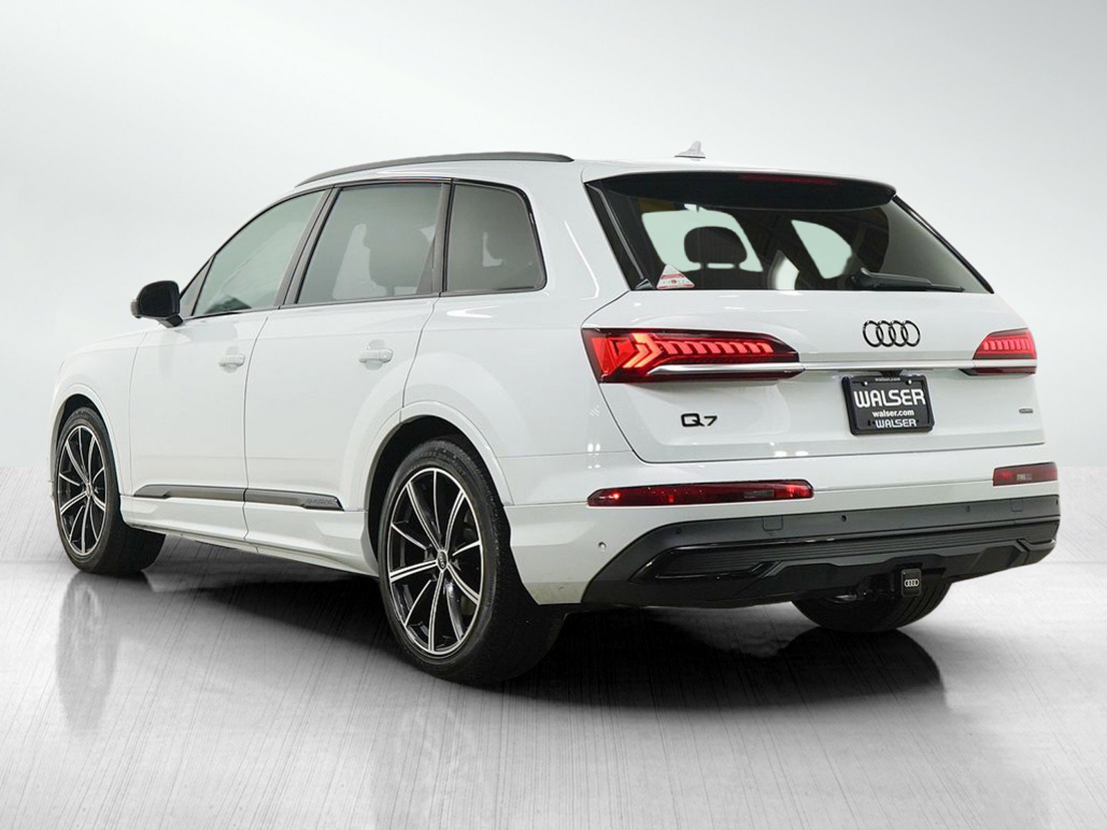 Used 2021 Audi Q7 3.0T Prestige image 3