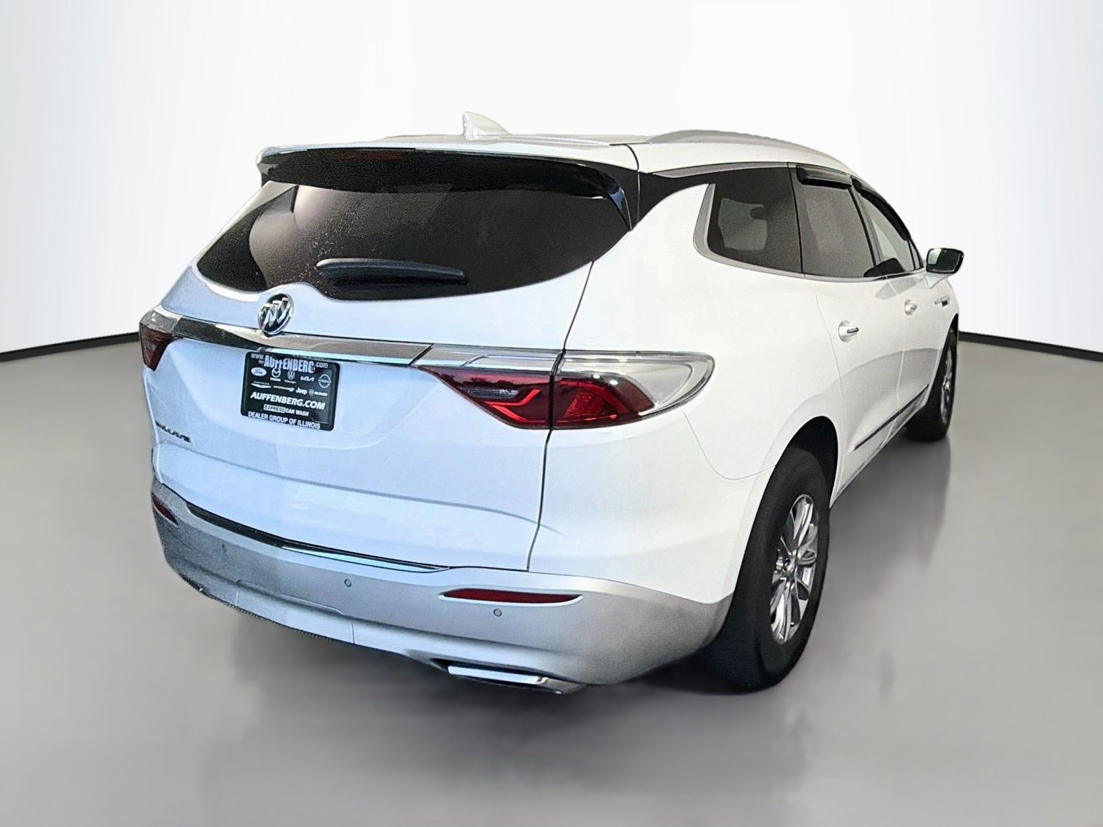 Used 2024 Buick Enclave Essence FWD image 7