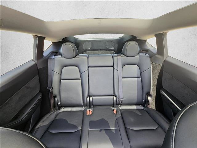 Used 2025 Tesla Model Y Long Range RWD image 15
