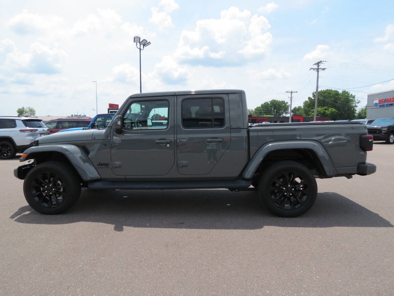 Used 2022 Jeep Gladiator Overland image 5