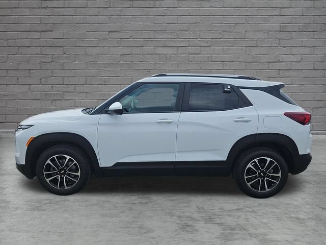 Used 2024 Chevrolet TrailBlazer LT w/ Driver Confidence Package FWD image 2