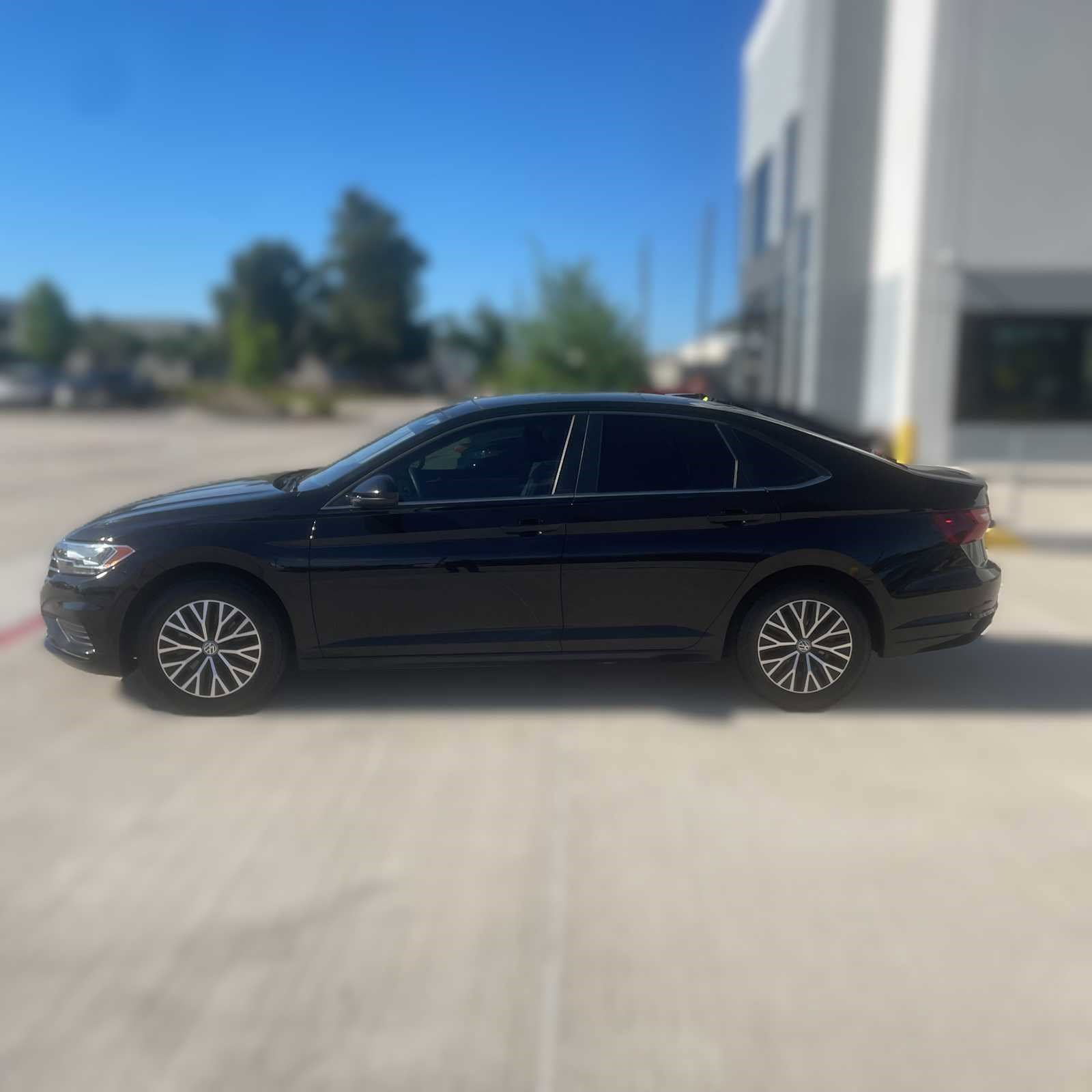 Used 2021 Volkswagen Jetta SE image 3