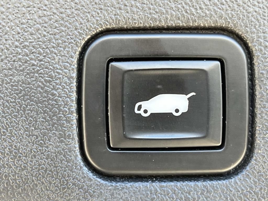 Used 2019 GMC Terrain SLT w/ Preferred Package FWD image 26